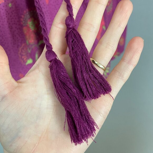 Max Tunic Top Blouse‎ Cropped Bell Sleeves Floral Hummingbird Tassel Neck Small - Picture 10 of 16